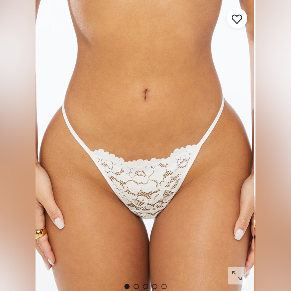 Savage X Fenty NWT Crotchless String of Pearls Thong size small